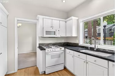 17108 Rebecca Ln, Lake Oswego, OR 97035 - Photo 10