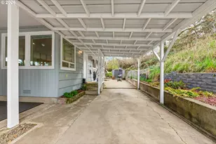 2153 SE Ohio Ave, Roseburg, OR 97470 - Photo 6