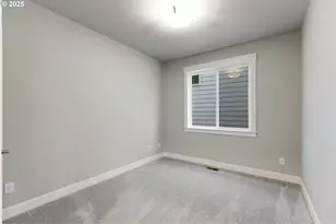 14047 SE Piper Cub Wy, Milwaukie, OR 97267 - Photo 10