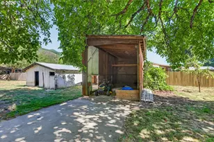 295 W Evans Creek Rd, Rogue River, OR 97537 - Photo 30