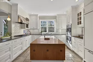 13220 S Iron Mountain Blvd, Portland, OR 97219 - Photo 6