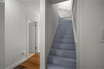 8234 SW Capitol Hwy, Portland, OR 97219 - Photo 18