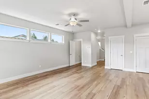 504 NE Trillium Dr, Estacada, OR 97023 - Photo 4