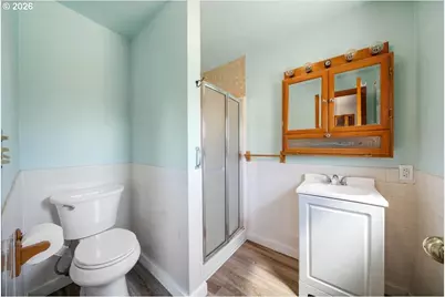 1081 E Jackson Ave, Cottage Grove, OR 97424 - Photo 30