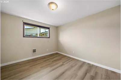 1081 E Jackson Ave, Cottage Grove, OR 97424 - Photo 24