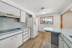 1081 E Jackson Ave, Cottage Grove, OR 97424 - Photo 14