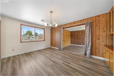 1081 E Jackson Ave, Cottage Grove, OR 97424 - Photo 16
