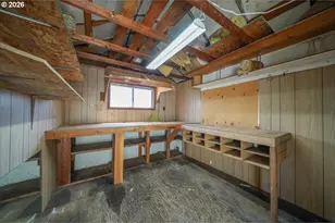 1081 E Jackson Ave, Cottage Grove, OR 97424 - Photo 40