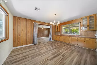 1081 E Jackson Ave, Cottage Grove, OR 97424 - Photo 18