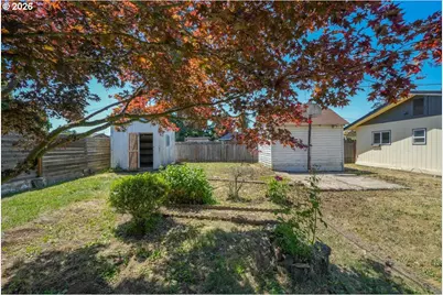 1081 E Jackson Ave, Cottage Grove, OR 97424 - Photo 38