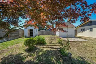 1081 E Jackson Ave, Cottage Grove, OR 97424 - Photo 38