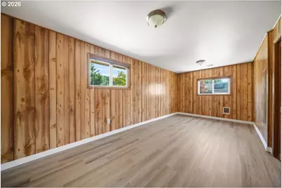 1081 E Jackson Ave, Cottage Grove, OR 97424 - Photo 26