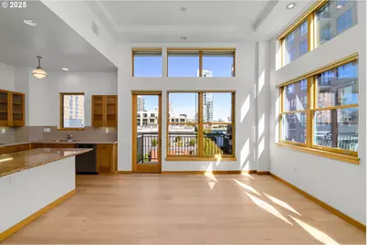 821 NW 11th Ave #613, Portland, OR 97209 - Photo 4