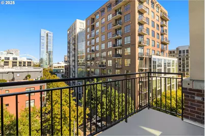 821 NW 11th Ave #613, Portland, OR 97209 - Photo 16