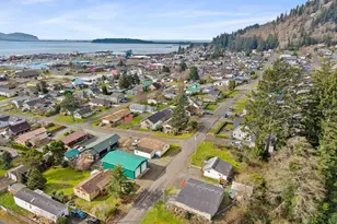 111 Cypress Ave, Garibaldi, OR 97118 - Photo 36