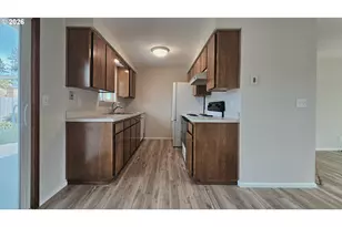 1937 Fieldcrest Ct, Salem, OR 97306 - Photo 10