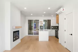 1911 Broadway St, Vancouver, WA 98663 - Photo 2