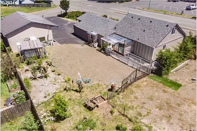 20 Willow St, Depoe Bay, OR 97341 - Photo 2