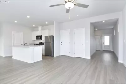 1397 Owl Ave, Woodburn, OR 97071 - Photo 4