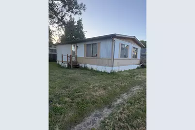 940 E 1st St, Yamhill, OR 97148 - Photo 1