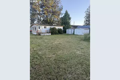 940 E 1st St, Yamhill, OR 97148 - Photo 4