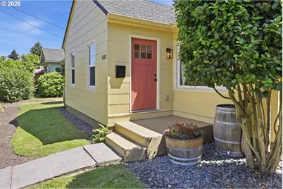 642 NE Holland St, Portland, OR 97211 - Photo 4