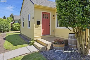 642 NE Holland St, Portland, OR 97211 - Photo 4