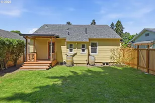 642 NE Holland St, Portland, OR 97211 - Photo 38