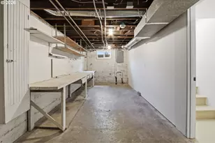 642 NE Holland St, Portland, OR 97211 - Photo 28