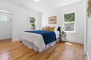 642 NE Holland St, Portland, OR 97211 - Photo 16