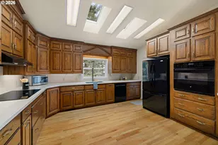 2323 W 28th Ave, Eugene, OR 97405 - Photo 14