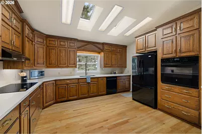 2323 W 28th Ave, Eugene, OR 97405 - Photo 12