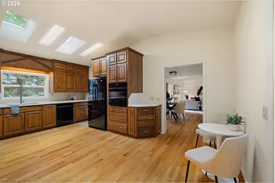 2323 W 28th Ave, Eugene, OR 97405 - Photo 16