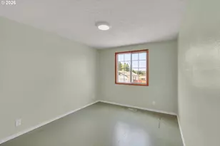 2474 SW Willowbrook Ave, Gresham, OR 97080 - Photo 34