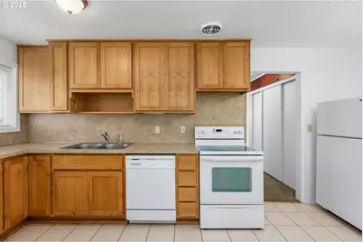 3817 NE 82nd Ave, Portland, OR 97035 - Photo 34