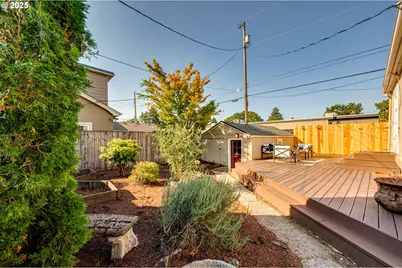 307 E 22nd St, Vancouver, WA 98663 - Photo 28