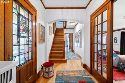 2844 SW Hillsboro St, Portland, OR 97239 - Photo 4