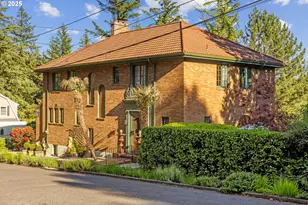 2844 SW Hillsboro St, Portland, OR 97239 - Photo 2