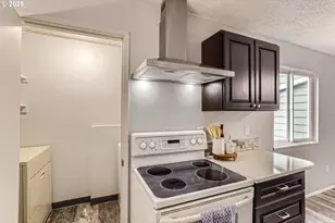 2704 SE 138th Ave, Portland, OR 97236 - Photo 8