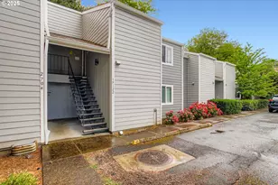 2704 SE 138th Ave, Portland, OR 97236 - Photo 4