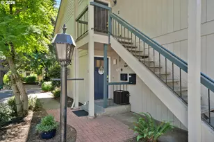654 Cherry Dr, Eugene, OR 97401 - Photo 2