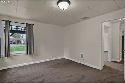 650 Tangent St, Lebanon, OR 97355 - Photo 16