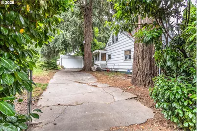 4921 SE Glenwood St, Portland, OR 97206 - Photo 2