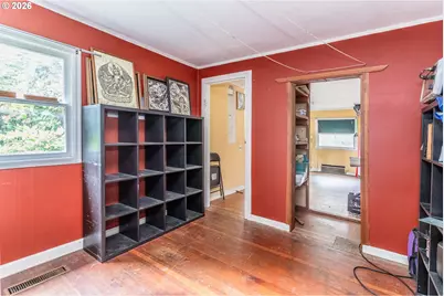 4921 SE Glenwood St, Portland, OR 97206 - Photo 4