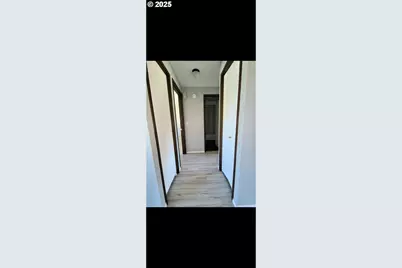 587 W Berdine St, Roseburg, OR 97471 - Photo 8