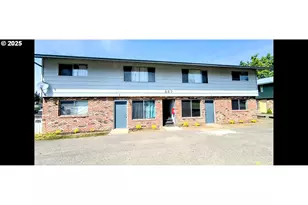 587 W Berdine St, Roseburg, OR 97471 - Photo 2