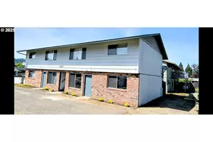 587 W Berdine St, Roseburg, OR 97471 - Photo 2