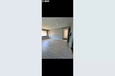 587 W Berdine St, Roseburg, OR 97471 - Photo 12