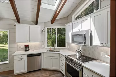88245 Cardinal Ln, Bandon, OR 97411 - Photo 10