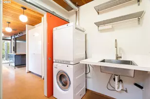 2720 NW Forest Ave, Beaverton, OR 97006 - Photo 32